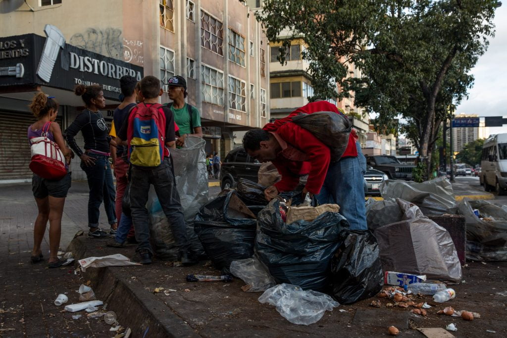 Venezuela: de estar entre los más ricos a estar entre los más pobres de América