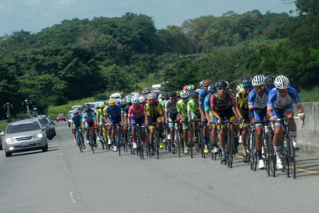 Orluis Aular triunfo en Barquisimeto y gana tercera etapa consecutiva en la Vuelta Ciclista a Venezuela