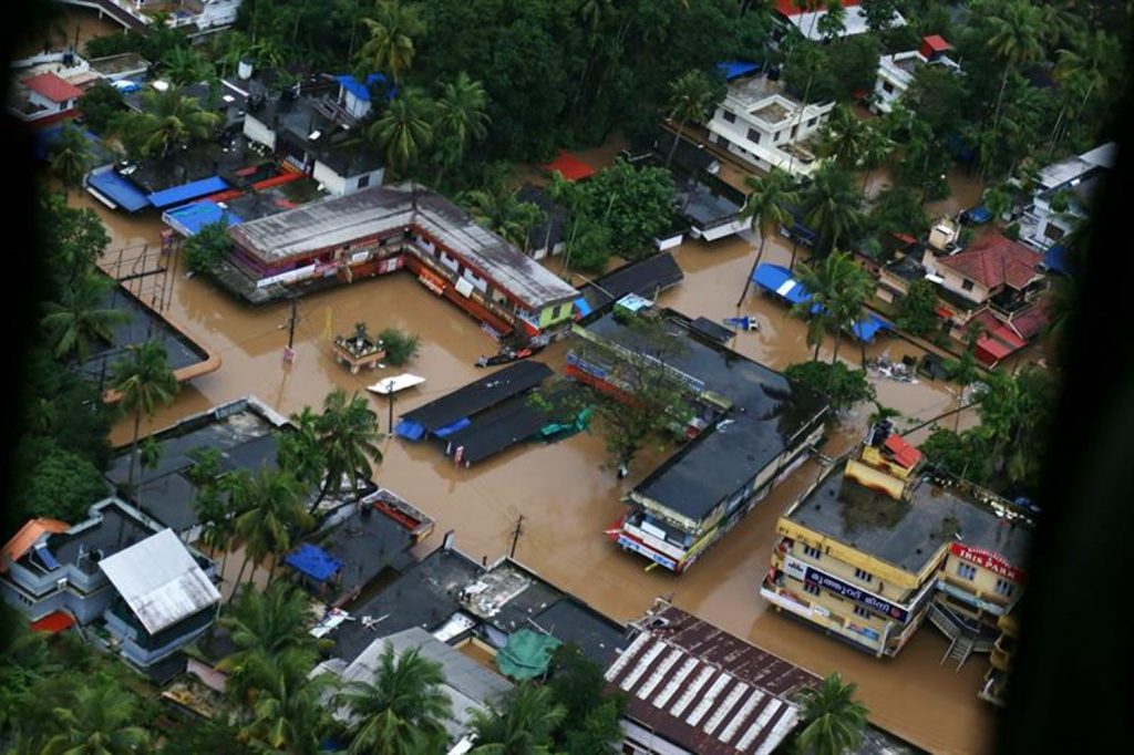 21 muertos y 69 heridos tras fuerte aguacero en La India