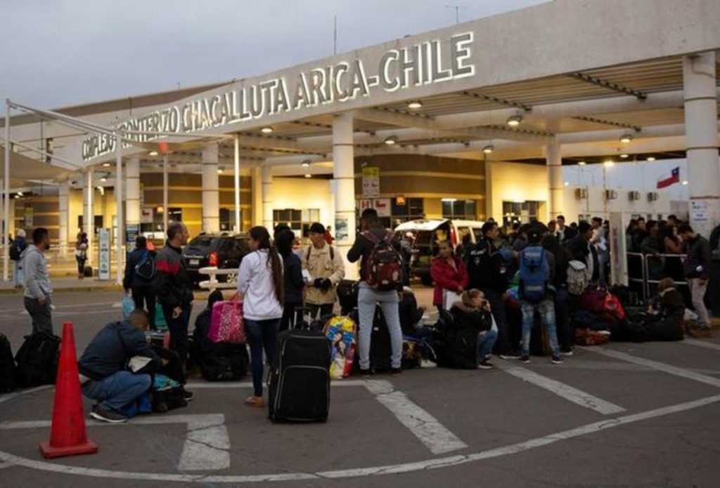 El flujo de migrantes venezolanos “va a continuar”, advierte el jefe de Acnur