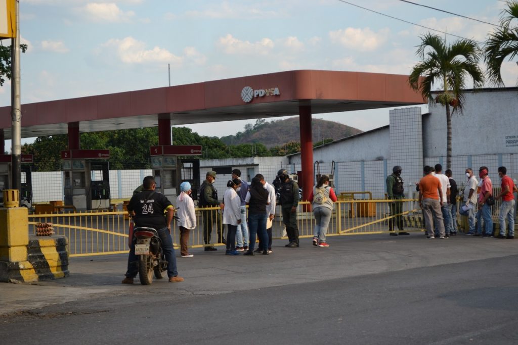 La falta de gasolina causa incertidumbre en San Juan de los Morros