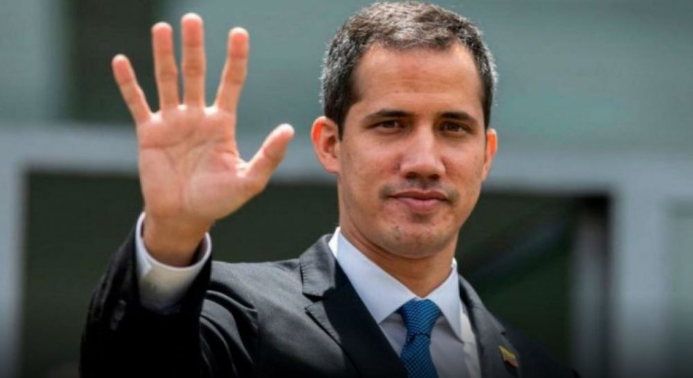 Académicos aseguran que eliminar gobierno interino sería un triunfo para Maduro