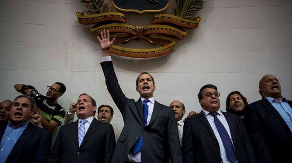 Mayoría parlamentaria de Venezuela ratifica a Guaidó como presidente de la AN