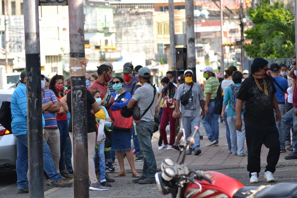 1.211 nuevos casos de COVID-19 y 18 muertes en las últimas horas en Venezuela