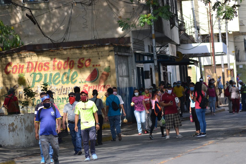 Confirman 1.786 nuevos casos y 15 fallecidos por COVID-19 en Venezuela
