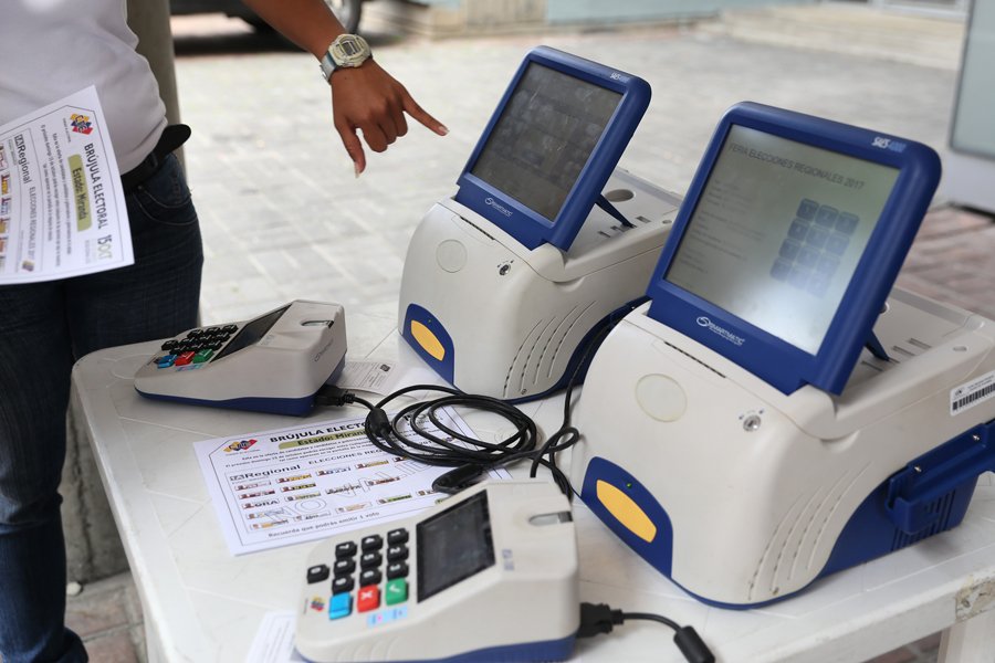 ¿Fabricadas en China?: lo que se sabe sobre las máquinas de votación que se usarán el 6D