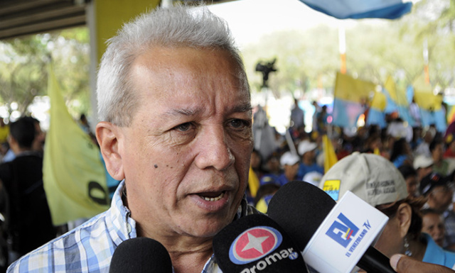 Macario González: No voy a salir corriendo, ni a tirar piedras