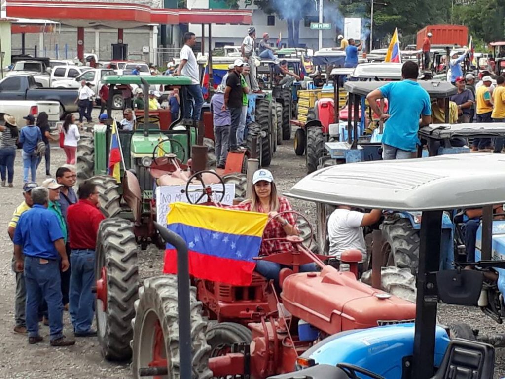 Paralizados más de 25 mil tractores por falta de diésel