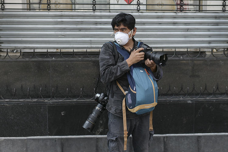 COVID-19 mata a más de un periodista al día en América Latina