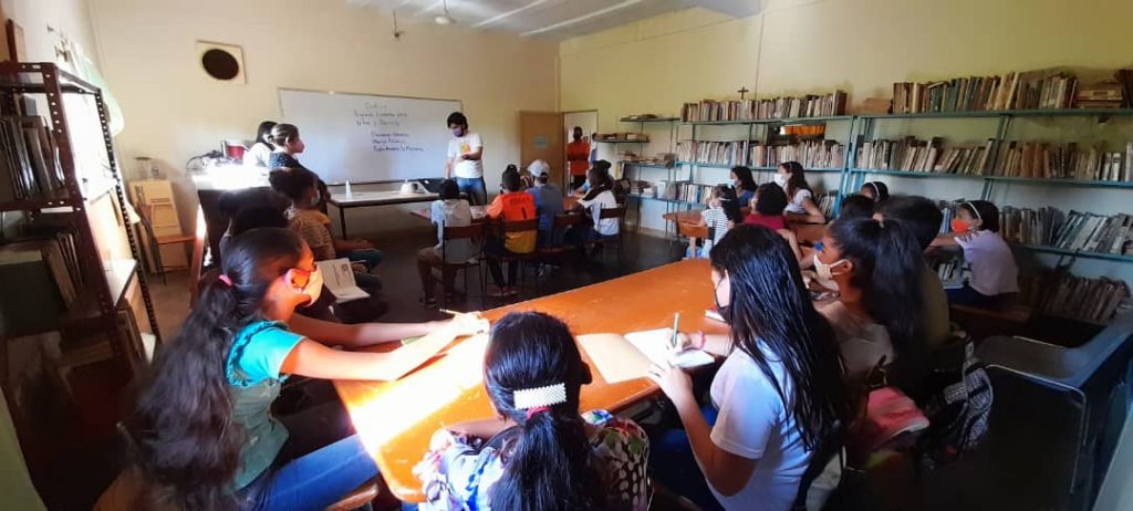 Cedice Libertad llega a Calabozo con su programa de formación juvenil en economía y liberalismo