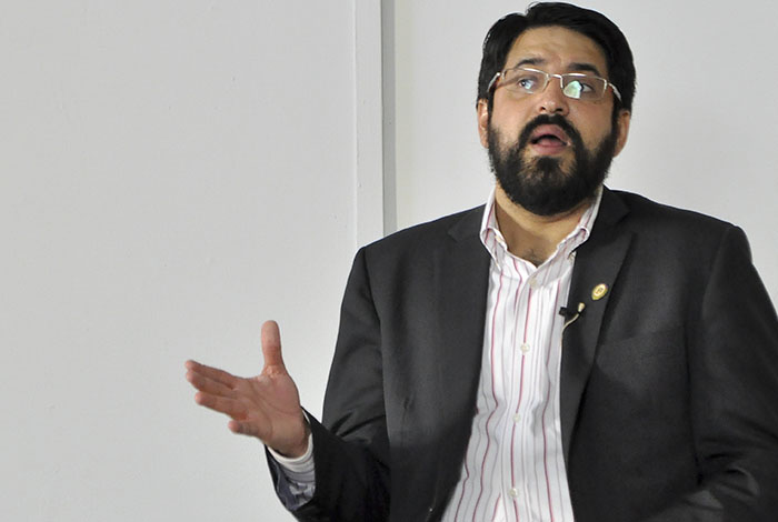 Asdrúbal Oliveros: Proceso de dolarización en Venezuela “se convierte en un ancla de los precios”