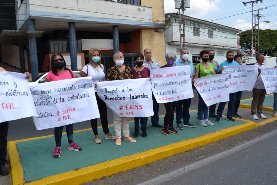 Protestan sanjuaneros cansados del fallo de servicios públicos, bajos salarios y escasez de combustible