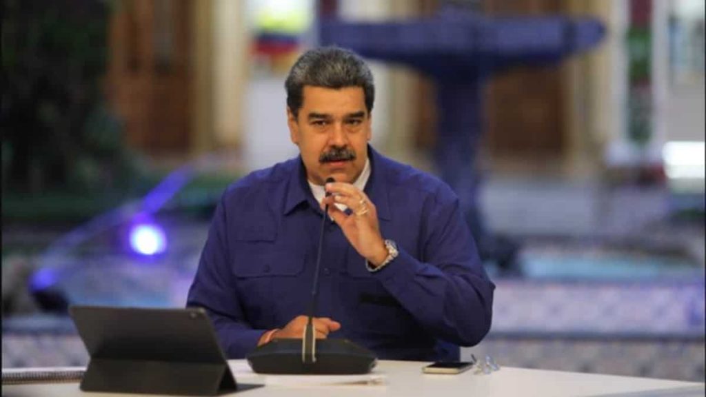 Maduro: Entre 5% y 10% de las acciones de empresas públicas serán ofertadas a través de la Bolsa de Valores