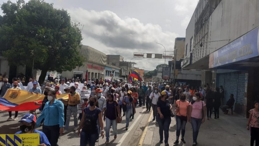 Guárico: docentes salieron a las calles a protestar por sus derechos laborales