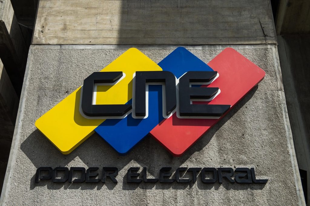 Elvis Amoroso, Rosalba Gil, Aime Nogal, Juan Carlos Delpino y Carlos Quintero son los nuevos rectores principales del CNE