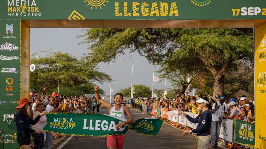 La Guariqueña María Garrido ganan la Media Maratón de Maracaibo