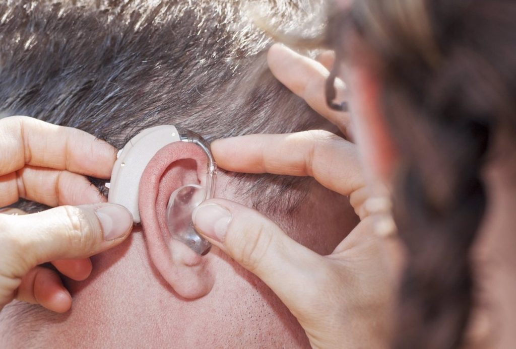 Un estudio asocia la pérdida de audición a un mayor riesgo de demencia