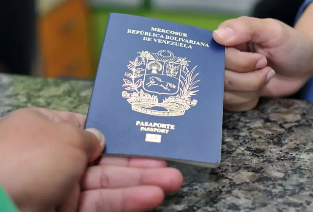 Este nuevo decreto exige a los ciudadanos venezolanos tener un pasaporte vigente