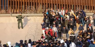 Exigen a Biden frenar la violencia de la Patrulla Fronteriza