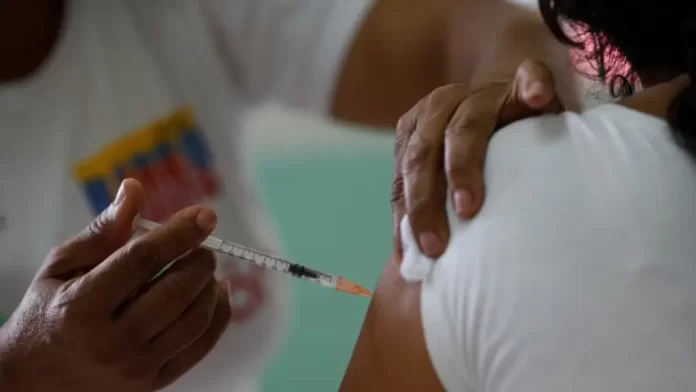 Academia Nacional de Medicina alerta por escasez de vacunas