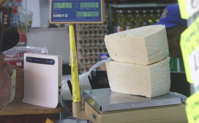 Productores venden el queso a 1,5 el kilo y exigen precios justos a comerciantes