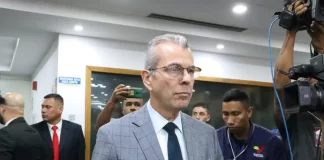 Denuncian Amoroso de infringir derechos de los rectores del CNE