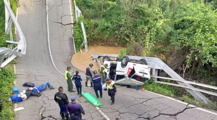 Desplome del puente Falcón-Zulia deja un fallecido y tres heridos