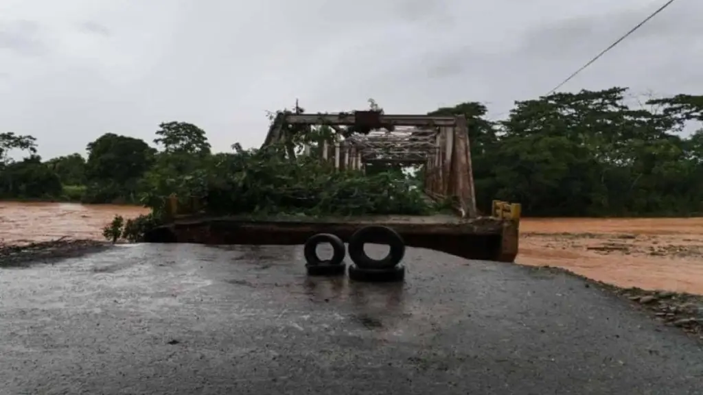 Desplome del puente entre Táchira y Barinas