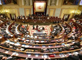Congreso español bloquea reforma de menores migrantes