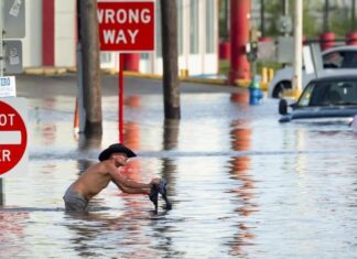 Tormenta Beryl deja ocho muertos en Texas y continua el apagón