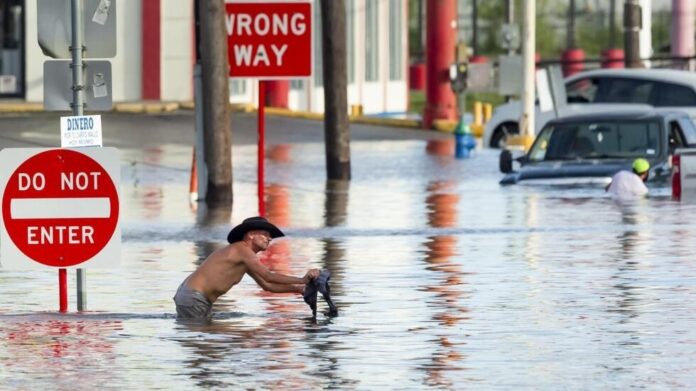 Tormenta Beryl deja ocho muertos en Texas y continua el apagón