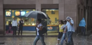 Onda tropical 27 desatan lluvias Venezuela
