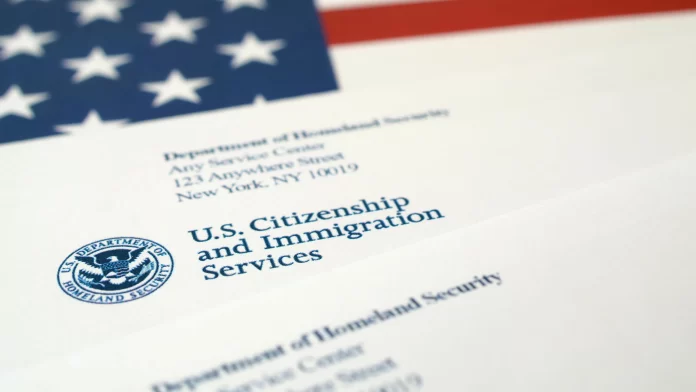 EE.UU. reanuda permisos humanitarios para migrantes de cuatro países