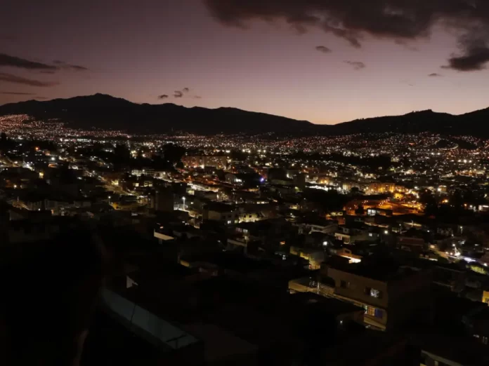 Ecuador enfrenta apagones en medio de una crisis energética