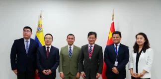 Venezuela y China acuerdan capacitar a funcionarios públicos