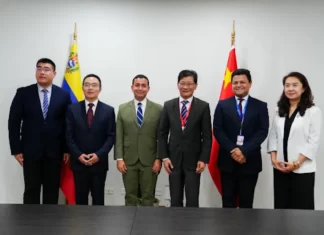 Venezuela y China acuerdan capacitar a funcionarios públicos