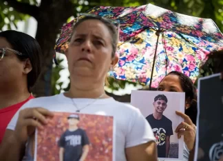 Acusan a manifestantes de terrorismo familias demandan revisión de cargos