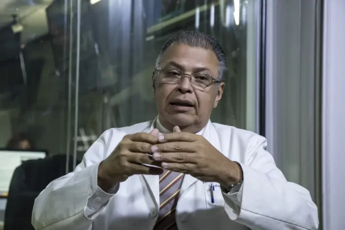Salida masiva de médicos afecta la Escuela de Medicina UCV