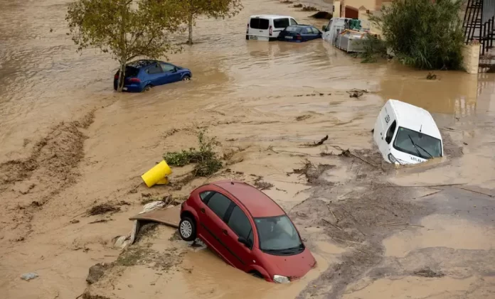 Inundaciones en Valencia dejan 51 muertos