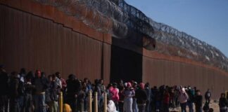 Migrantes en México afectados por nuevas restricciones en la frontera de EE.UU.