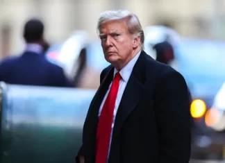 Fiscalía rechaza desestimar condena contra Trump