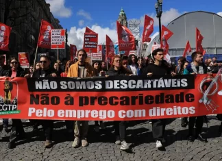 Miles de personas salen a la calle en Portugal para pedir mejores salarios y pensiones