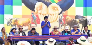 .Morales (2006-2019) pidió este viernes a sus seguidores considerar hacer una pausa en los bloqueos de carreteras que realizan hace 19 días y anunció que hará una huelga de hambre para que haya un diálogo con el Gobierno de Luis Arce con mediación internacional. EFE/ Jorge Abrego