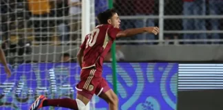 Telasco Segovia de Venezuela celebra un gol ante Brasil, este jueves durante un partido de las eliminatorias sudamericanas al Mundial de Fútbol 2026, en el estadio Monumental, en Maturín (Venezuela). EFE/ Miguel Gutiérrez