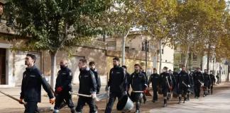 Dos semanas después prosigue el goteo de mejoras en infraestructuras y servicios básicos y, en paralelo, la polémica política por la gestión de la catástrofe. EFE/ Jorge Zapata
