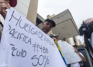 ONG dice que 48 presos venezolanos están en huelga de hambre en protesta por hacinamiento