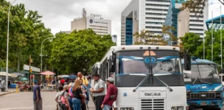 Crisis del combustible impulsa propuesta de pasaje a 25 bolívares