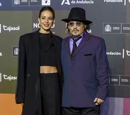 l actor y director Johnny Depp junto a la actriz francesa Antonia Desplat durante la presentación de su película "Three Days on the Wing of Madness" en el 21 Festival de Cine Europeo de Sevilla, que ha tenido lugar en el Cartuja Center CITE. EFE/ Raúl Caro