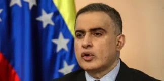 Saab acusa a la oposición de campaña para legitimar "terroristas"