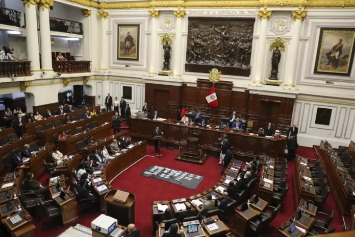 Investigan red de prostitución dentro del Congreso de Perú